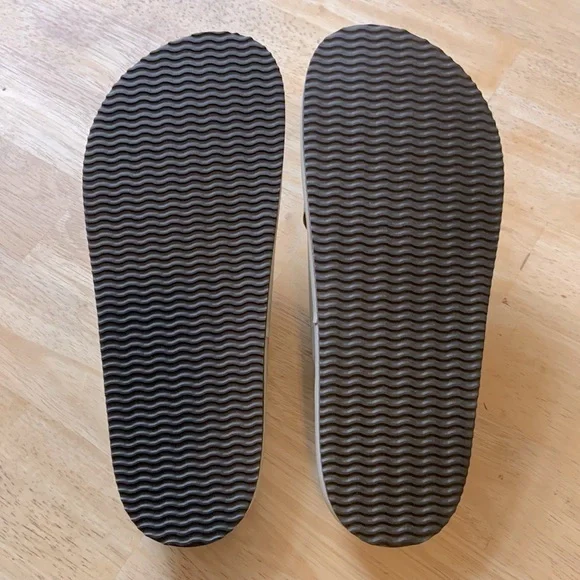 NIB FREE PEOPLE Sidelines Footbed Sandals Dove Grey - Picture 7 of 16